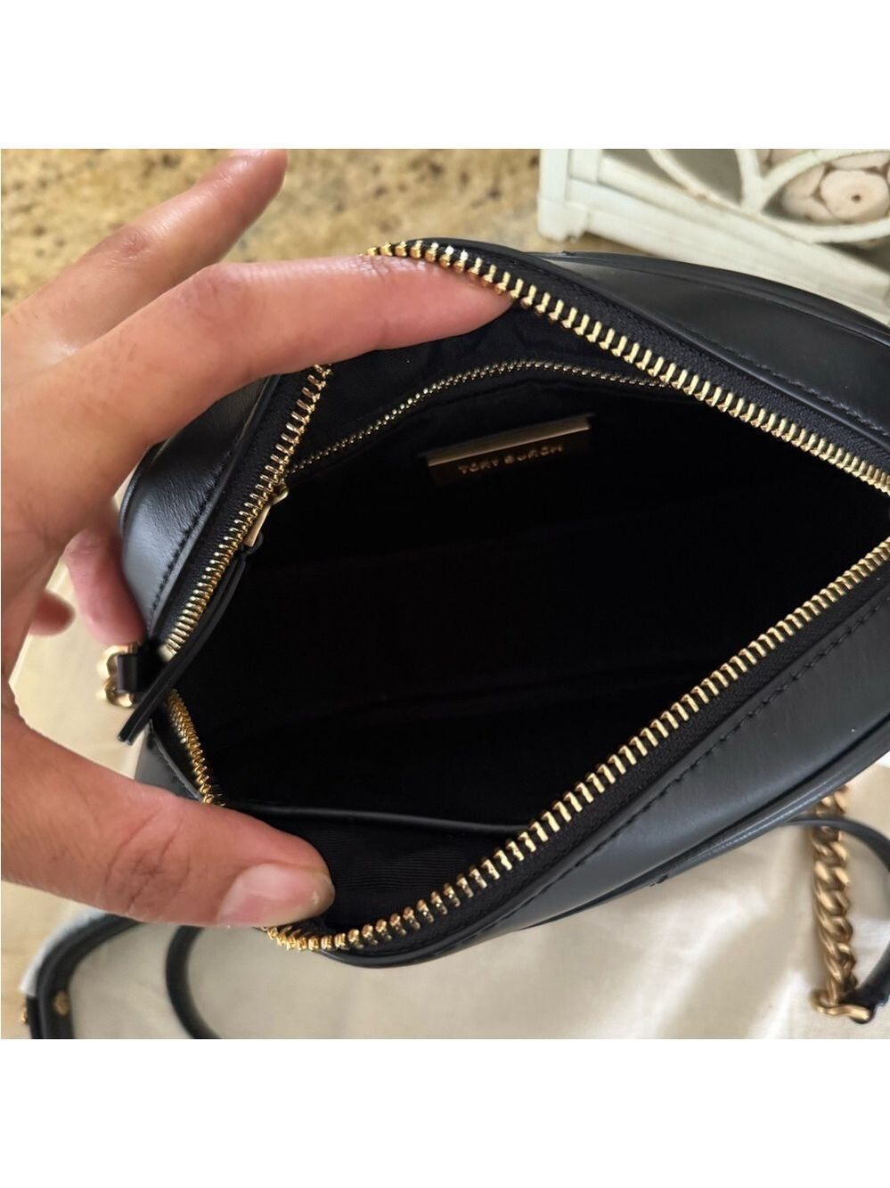NWT TORY BURCH Kira Diamond Quilt Camera Bag Black Color - Picture 6 of 11